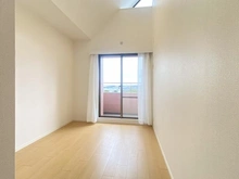 【神奈川県/横須賀市安針台】コモンヒルズ安針台海の手一番館 洋室：約5.5帖