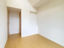 【神奈川県/横須賀市安針台】コモンヒルズ安針台海の手一番館 洋室：約5.5帖