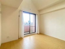 【神奈川県/横須賀市安針台】コモンヒルズ安針台海の手一番館 洋室：約7.1帖