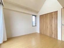 【神奈川県/横須賀市安針台】コモンヒルズ安針台海の手一番館 洋室：約7.1帖