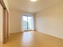 【神奈川県/横須賀市安針台】コモンヒルズ安針台海の手一番館 洋室：約7.8帖