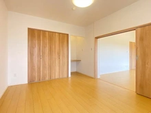 【神奈川県/横須賀市安針台】コモンヒルズ安針台海の手一番館 洋室：約7.8帖