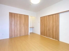 【神奈川県/横須賀市安針台】コモンヒルズ安針台海の手一番館 洋室：約7.8帖