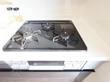 【東京都/稲城市矢野口】矢野口住宅 キッチン：三口コンロ