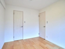 【東京都/板橋区三園】ライオンズマンション西高島平溝下公園 壱番館 洋室：約6.1帖
ウォークインクローゼット付き