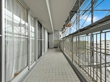 【東京都/多摩市落合】プロムナード多摩中央 1号棟 バルコニー：大規模修繕工事中