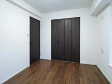 【神奈川県/横浜市南区永田北】コスモ井土ヶ谷グランヒルズ 9号棟 洋室：約5.6帖