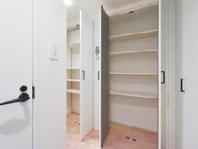 【東京都/町田市三輪緑山】藤和ライブタウン緑山壱番館 廊下：収納
