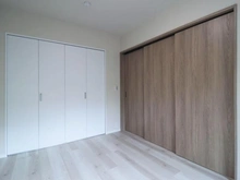 【神奈川県/川崎市麻生区上麻生】新百合ヶ丘パークハウス2番街 洋室：約6.0帖