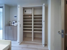 【神奈川県/川崎市麻生区上麻生】新百合ヶ丘パークハウス2番街 LDK：収納