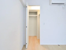 【神奈川県/川崎市多摩区枡形】グレイス向ヶ丘遊園 洋室：約6.0帖
ウォークインクローゼット付き