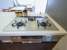 【東京都/目黒区平町】ドルフ都立大 キッチン：三口コンロ