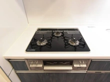 【東京都/墨田区立花】パレステージ墨田立花 キッチン：三口コンロ