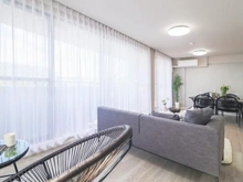 【神奈川県/横浜市緑区上山】ナイスアークステイツ横濱中山 LDK：約18.0帖
床暖房付き