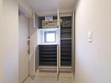 【神奈川県/横浜市栄区鍛冶ケ谷】ローレルスクエア港南台 D棟 玄関