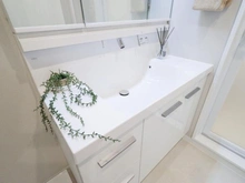 【神奈川県/横浜市港南区野庭町】野庭団地 604-3号棟 洗面室：洗面化粧台