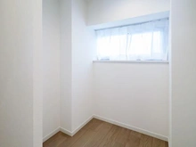 【神奈川県/横浜市港南区野庭町】野庭団地 604-3号棟 キッチン：パントリー