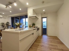 【神奈川県/小田原市本町】サーパス小田原本町 キッチン：パントリー付き