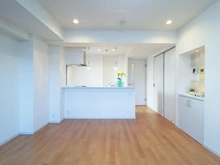 【神奈川県/厚木市長谷】厚木第9ダイヤモンドマンション LDK：約14.0帖
※家具・調度品は販売価格に含まれておりません