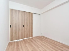 【神奈川県/川崎市多摩区東三田】シティウインズ生田 洋室：約5.4帖