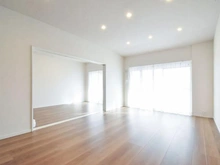 【東京都/多摩市鶴牧】グリーンメゾン鶴牧 5号棟 リビング・ダイニング：(左)洋室