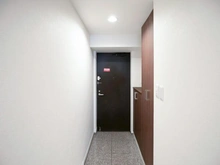 【神奈川県/川崎市麻生区高石】イトーピア百合ヶ丘ガーデンハイツ C棟 玄関