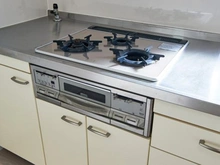 【神奈川県/川崎市多摩区菅仙谷】パークランドふじのき台 20号棟 キッチン：三口コンロ