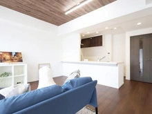 【東京都/八王子市松木】アンビシャス京王堀之内 LDK：約13.9帖