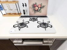 【東京都/八王子市松木】アンビシャス京王堀之内 キッチン：三口コンロ