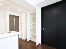 【東京都/八王子市松木】アンビシャス京王堀之内 LDK：収納