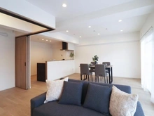 【神奈川県/川崎市麻生区白山】新ゆりグリーンタウン　さつき街区 2号棟 LDK：約18.7帖