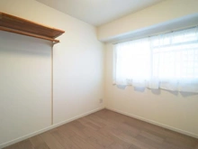 【神奈川県/川崎市麻生区白山】新ゆりグリーンタウン　さつき街区 2号棟 洋室：約5.5帖