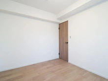 【神奈川県/川崎市麻生区白山】新ゆりグリーンタウン　さつき街区 2号棟 洋室：約5.4帖