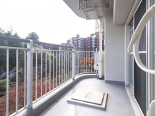 【神奈川県/川崎市麻生区白山】新ゆりグリーンタウン　さつき街区 2号棟 バルコニー：LDK側