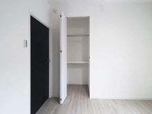 【神奈川県/川崎市麻生区高石】第2百合ヶ丘ハイツ 2号棟 洋室：約6.5帖