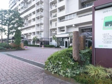 【神奈川県/川崎市多摩区中野島】リバーグリーン和泉 アプローチ