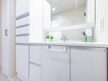 【神奈川県/川崎市多摩区東三田】レイディアントシティ向ケ丘遊園 イタリア街区 洗面所