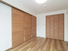 【東京都/八王子市南大沢】ライオンズマンション南大沢 洋室：約6.7帖
ウォークインクローゼット付き