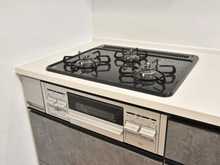 【神奈川県/川崎市川崎区南町】ライオンズマンション川崎第6 キッチン：三口コンロ