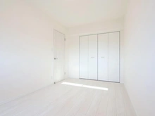 【東京都/多摩市落合】カインドステージ京王多摩センター 洋室：約6.2帖