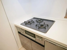 【神奈川県/川崎市高津区久末】久末アーバンコンフォート キッチン：三口コンロ