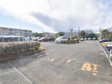 【東京都/多摩市落合】エステート落合5-8-19号棟 駐車場