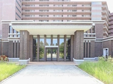 【東京都/町田市南大谷】ユニヴェルシオール学園の丘 センターサウスコート エントランス