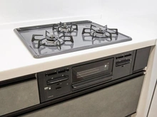 【神奈川県/川崎市多摩区宿河原】コスモステージ宿河原 キッチン：三口コンロ