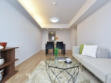 【東京都/八王子市下柚木】リーデンススクエア南大沢 B棟 LDK：約18.6帖　床暖房付き　
※家具・調度品は販売価格に含まれておりません