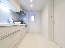 【東京都/八王子市下柚木】リーデンススクエア南大沢 B棟 キッチン