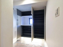 【東京都/八王子市下柚木】リーデンススクエア南大沢 B棟 玄関