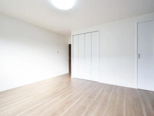 【神奈川県/川崎市多摩区枡形】生田明王台ハイツ B棟 洋室：約8.8帖