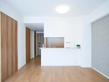 【東京都/調布市染地】シティテラス多摩川C棟 LDK：約14.7帖