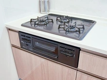 【東京都/調布市染地】シティテラス多摩川C棟 キッチン：三口コンロ